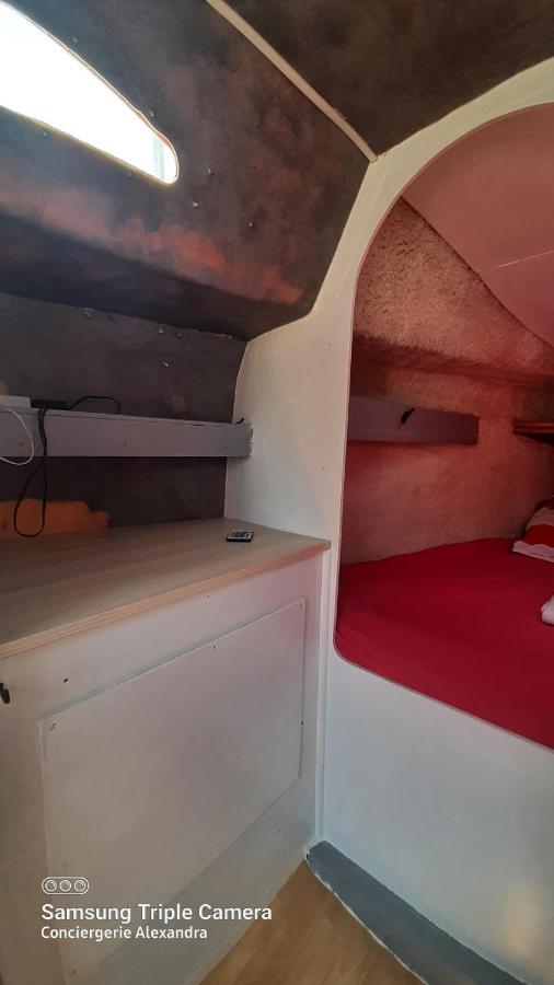 Nuit insolite sur un voilier à quai Saint-Cyprien  Extérieur photo